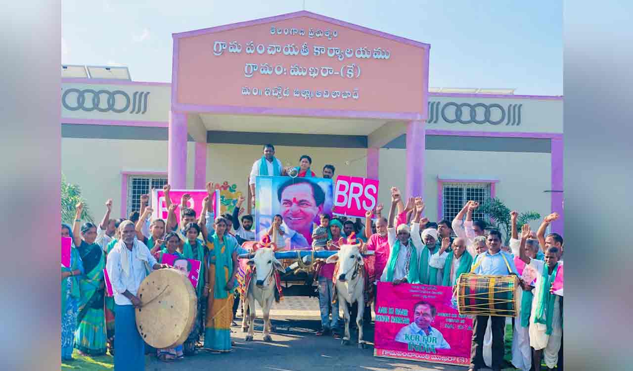 Farmers celebrate crediting of RB funds to bank accounts in Adilabad