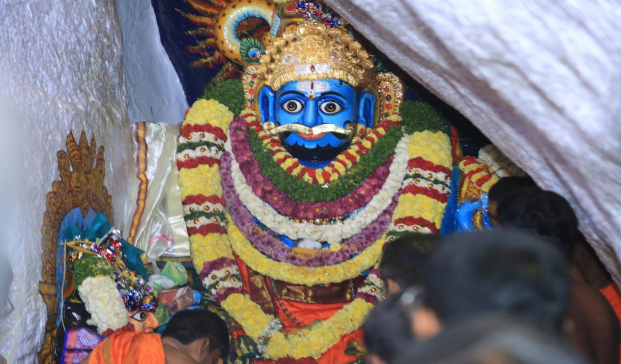 Komuravelly Mallikarjuna Swamy adorned with gold crown worth Rs 1 crore