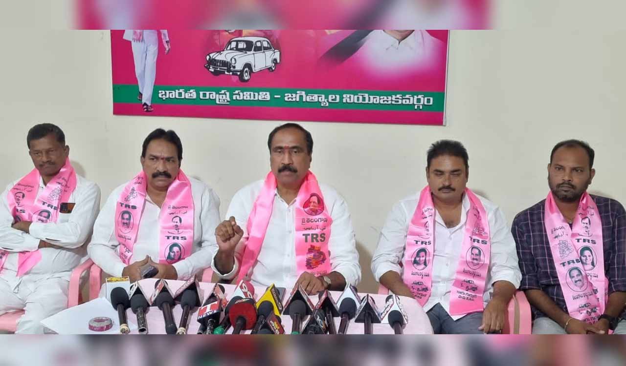Jagtial MLA condemns Bandi Sanjay’s comments on CM KCR, Kavitha