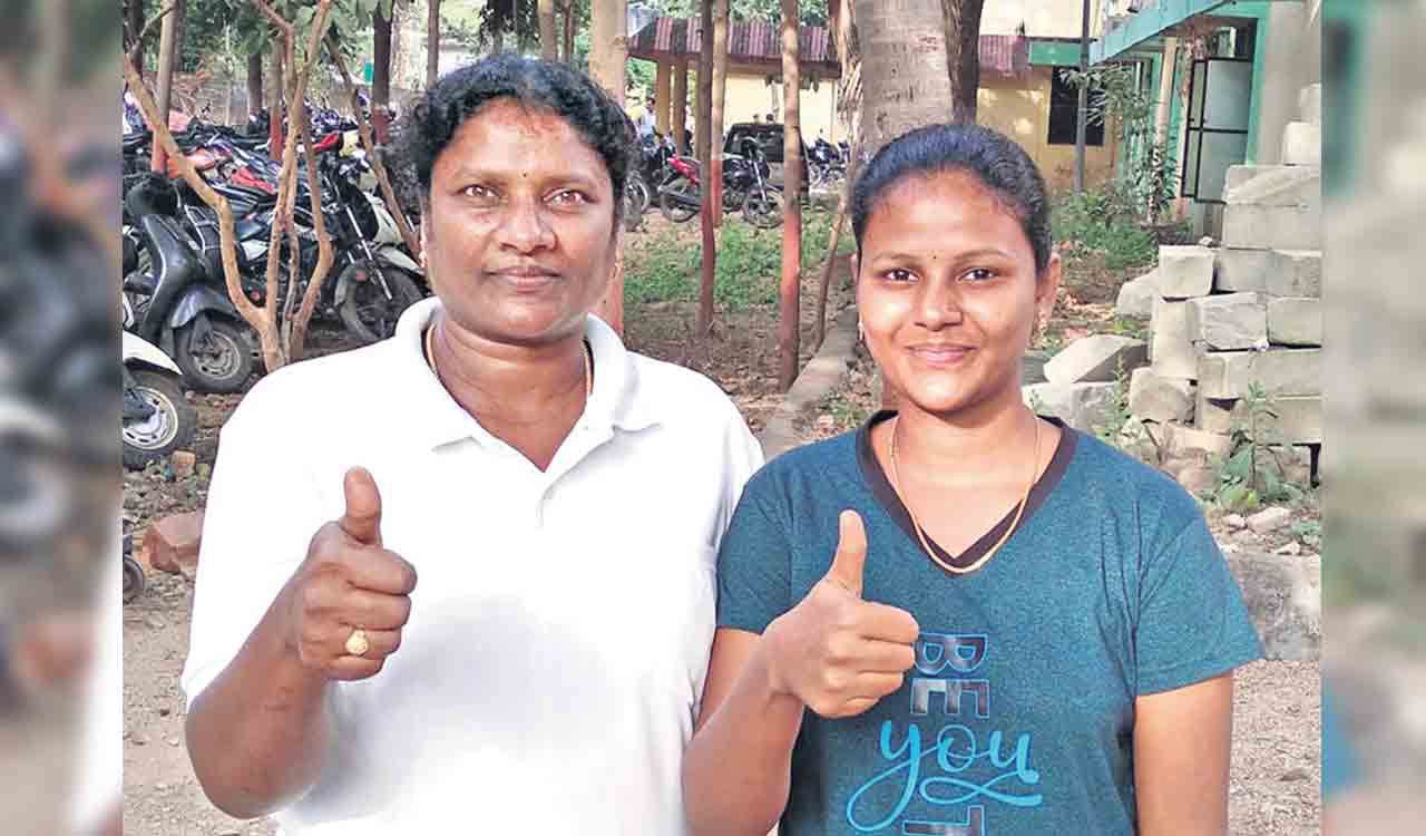 Khammam: Woman, daughter clear police fitness test