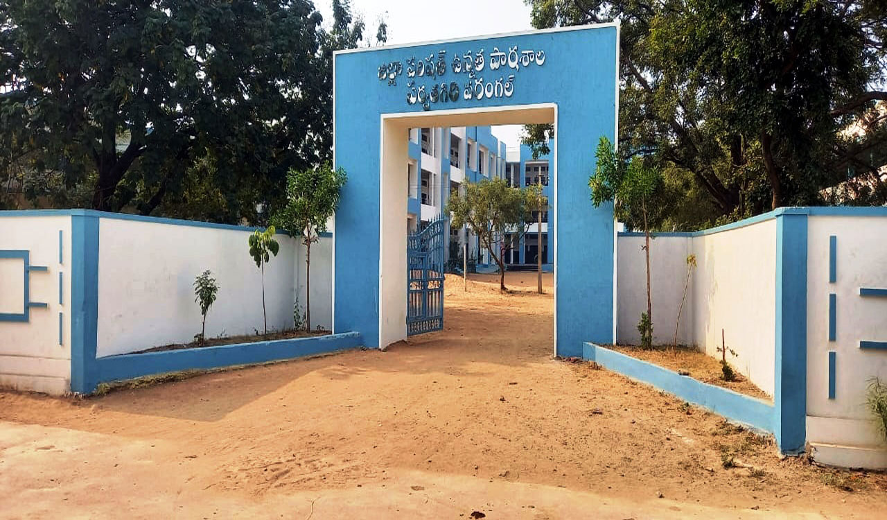 Mana Ooru Mana Badi gives corporate look to govt schools in erstwhile Warangal