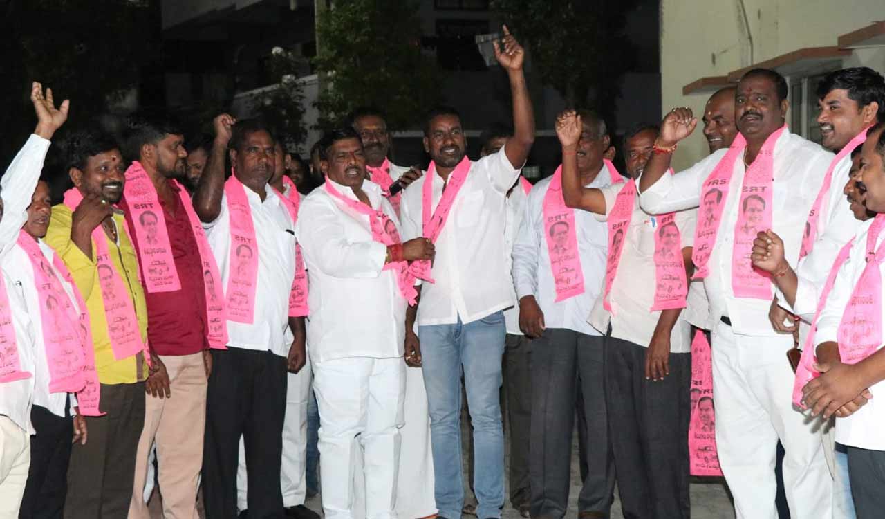 Congress leaders join BRS in Patancheru