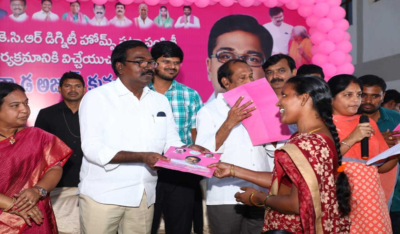 Puvvada distributes house pattas to 234 beneficiaries in Khammam city
