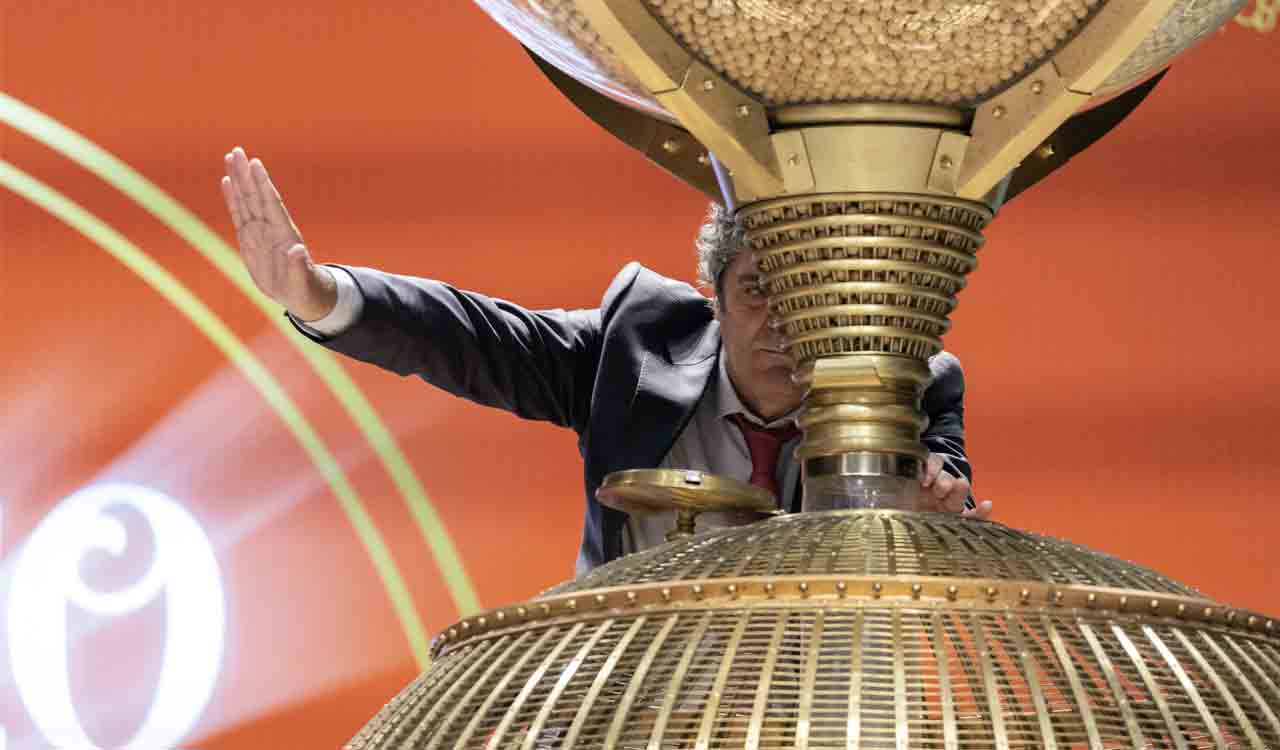 Spain kicks off festivities with ‘El Gordo’ bumper lottery