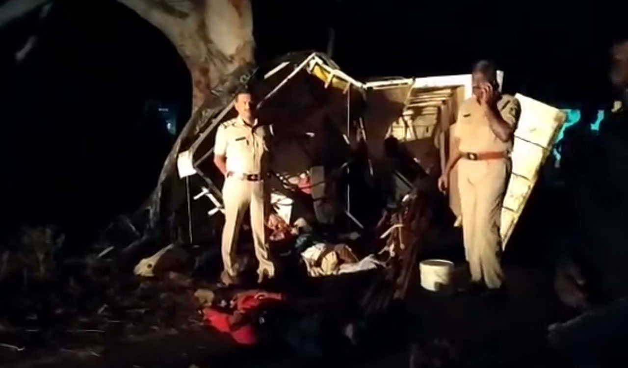 Six pilgrims killed, 16 injured in road accident in Karnataka
