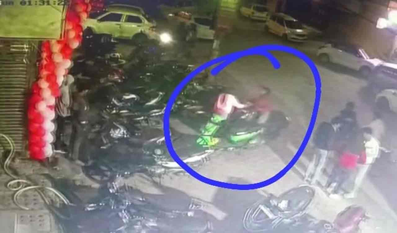 Delhi woman death case: Victim had a pillion rider, police to record her statement