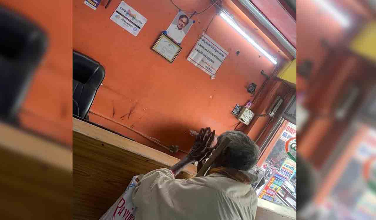 He is like God for people like us, says diehard KCR fan from Andhra