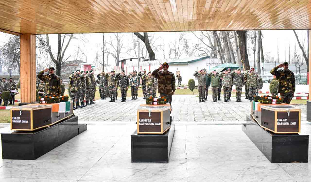Army pays tributes to 3 jawans who died after slipping into gorge in Kashmir