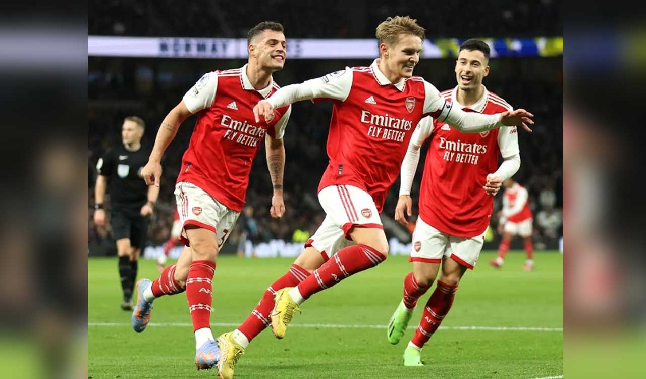 Arsenal extend lead in Premier League as Man Utd claim derby bragging rights