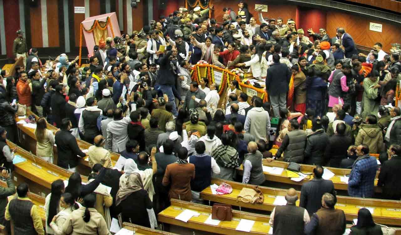 BJP and AAP locked in a fierce tussle to grab Delhi Mayor’s post