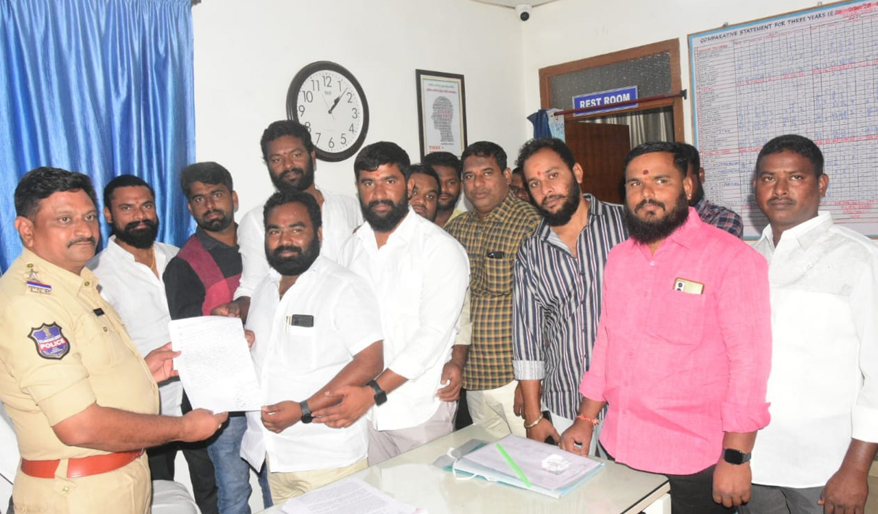 BRS youth wing files case against YouTube channel for misleading news on Harish Rao