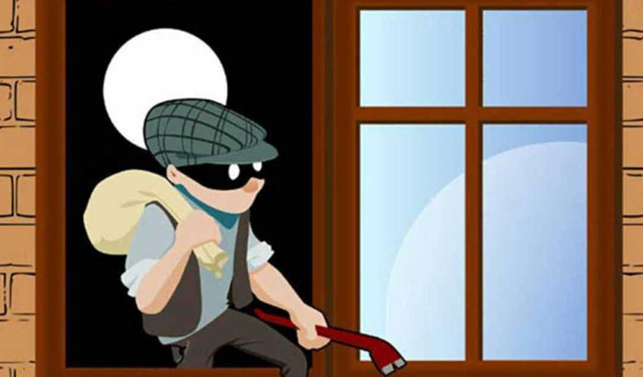 Burglars strike at two houses in LB Nagar; decamp with gold, silver