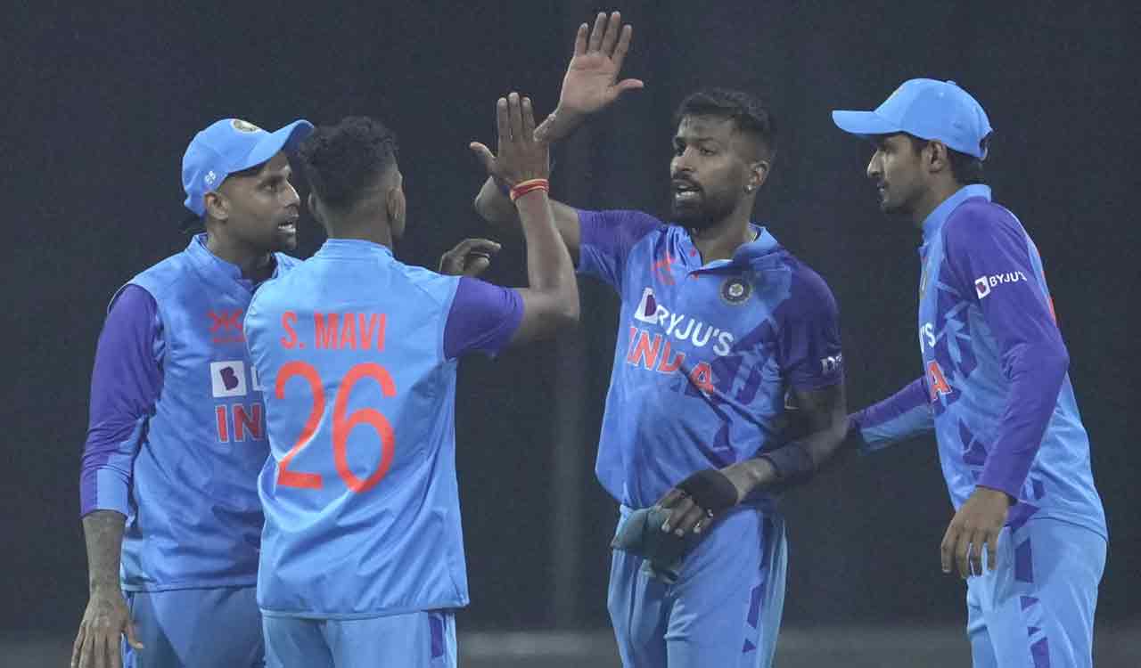 IND vs SL, 1st T20I: Debutant Mavi stars in India’s two-run win over Sri Lanka 