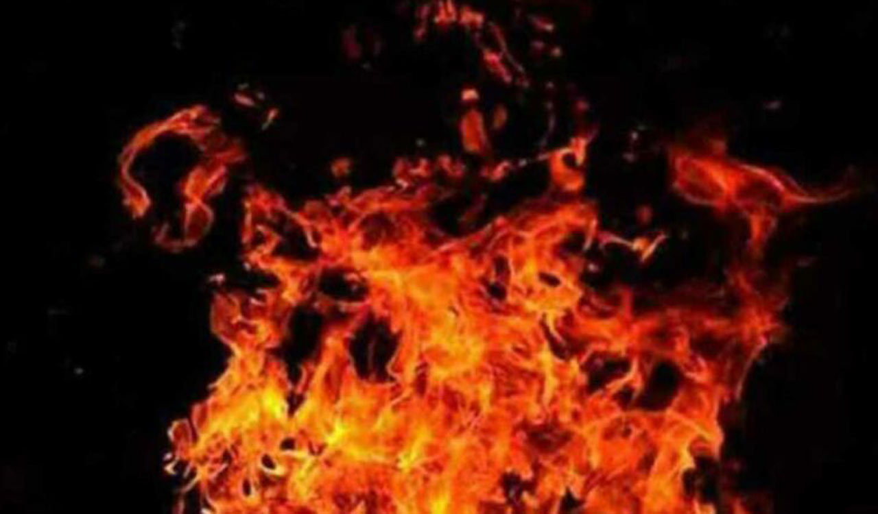 Hyderabad: Man charred to death after hotel catches fire in Malakpet