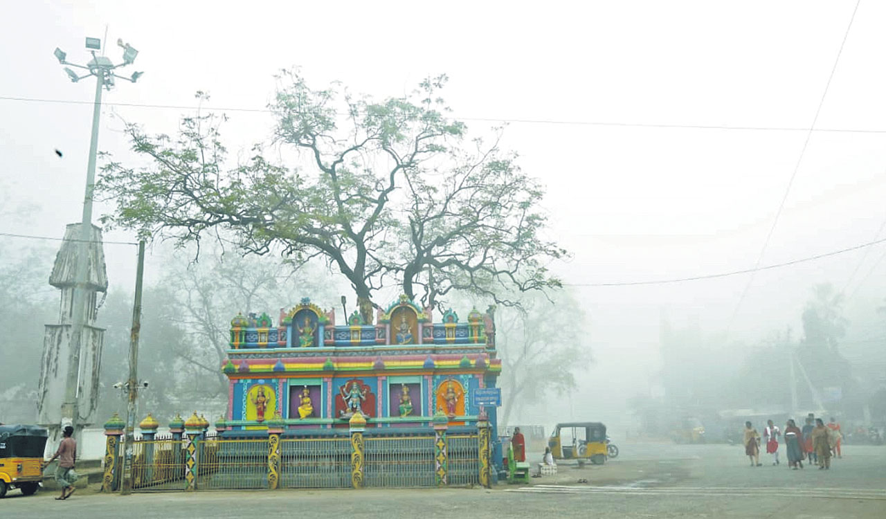 Hyderabad: Police advise people against travelling in fog