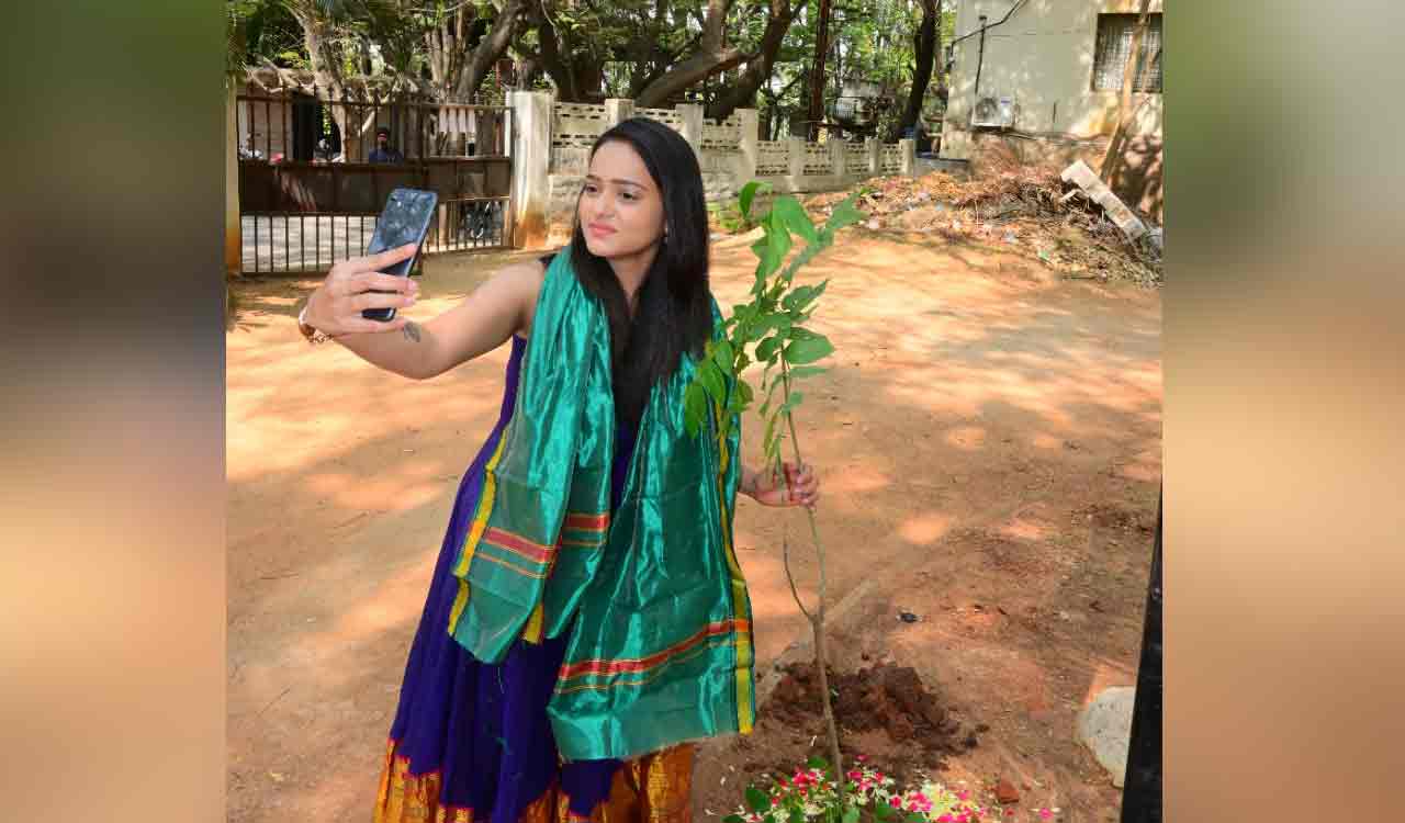 Sri Satya joins Green India Challenge in Hyderabad