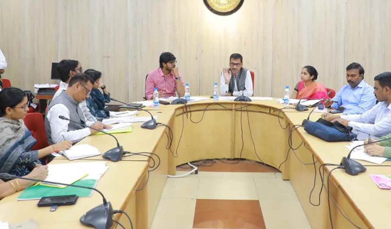 Make collective efforts for Kanti Velugu success: Health secretary