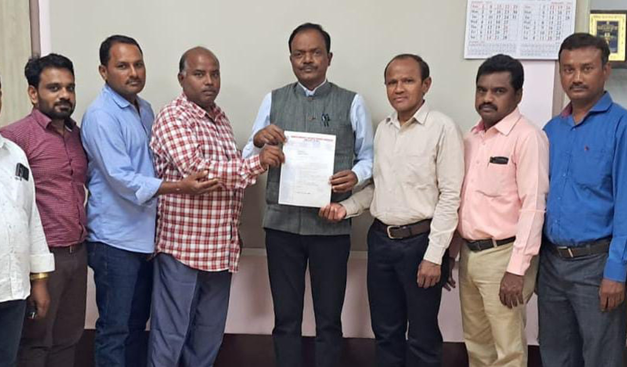 Warangal: Kakatiya University contract faculty serves strike notice