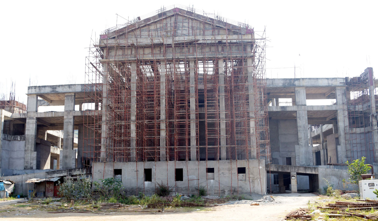 Hanamkonda: Plans afoot to inaugurate Kaloji Kalakshetram by June 2