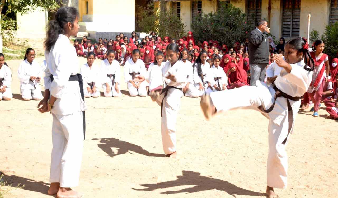 Karate training to students in 190 girls high schools in Medak