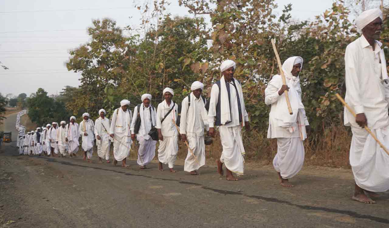 Adilabad: Mesrams set out on 130km-walk to fetch holy water