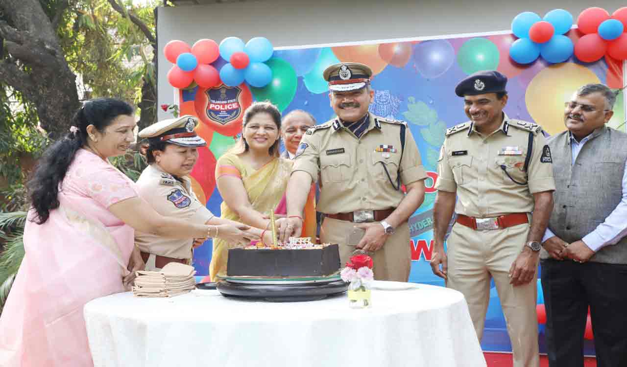 Hyderabad: Anjani Kumar participates in New Year celebrations