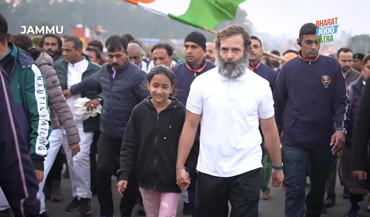 Rahul Gandhi’s Bharat Jodo Yatra resumes from Vijaypur, nears Jammu city