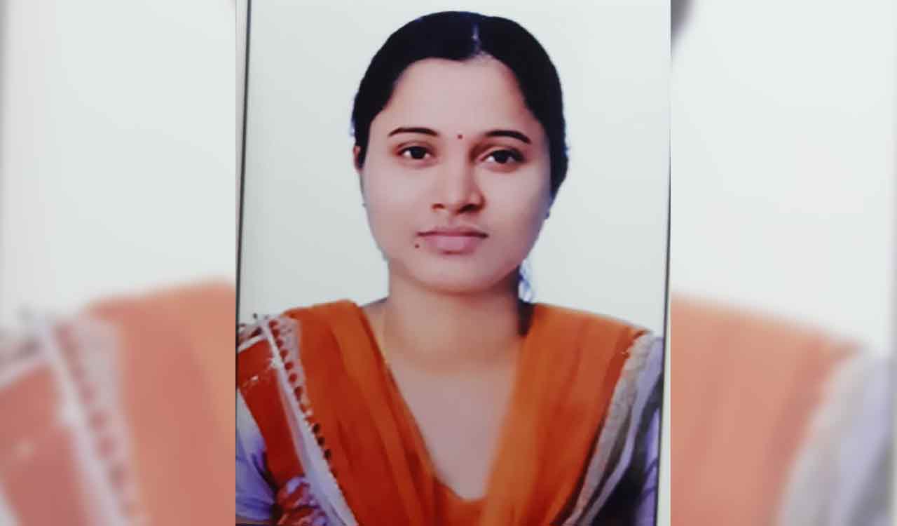 Warangal: Tribal research scholar B Rajitha awarded PhD for research on ‘Mission Kakatiya’