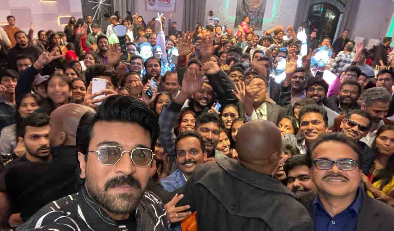 Ram Charan takes selfies with thousands of fans in LA