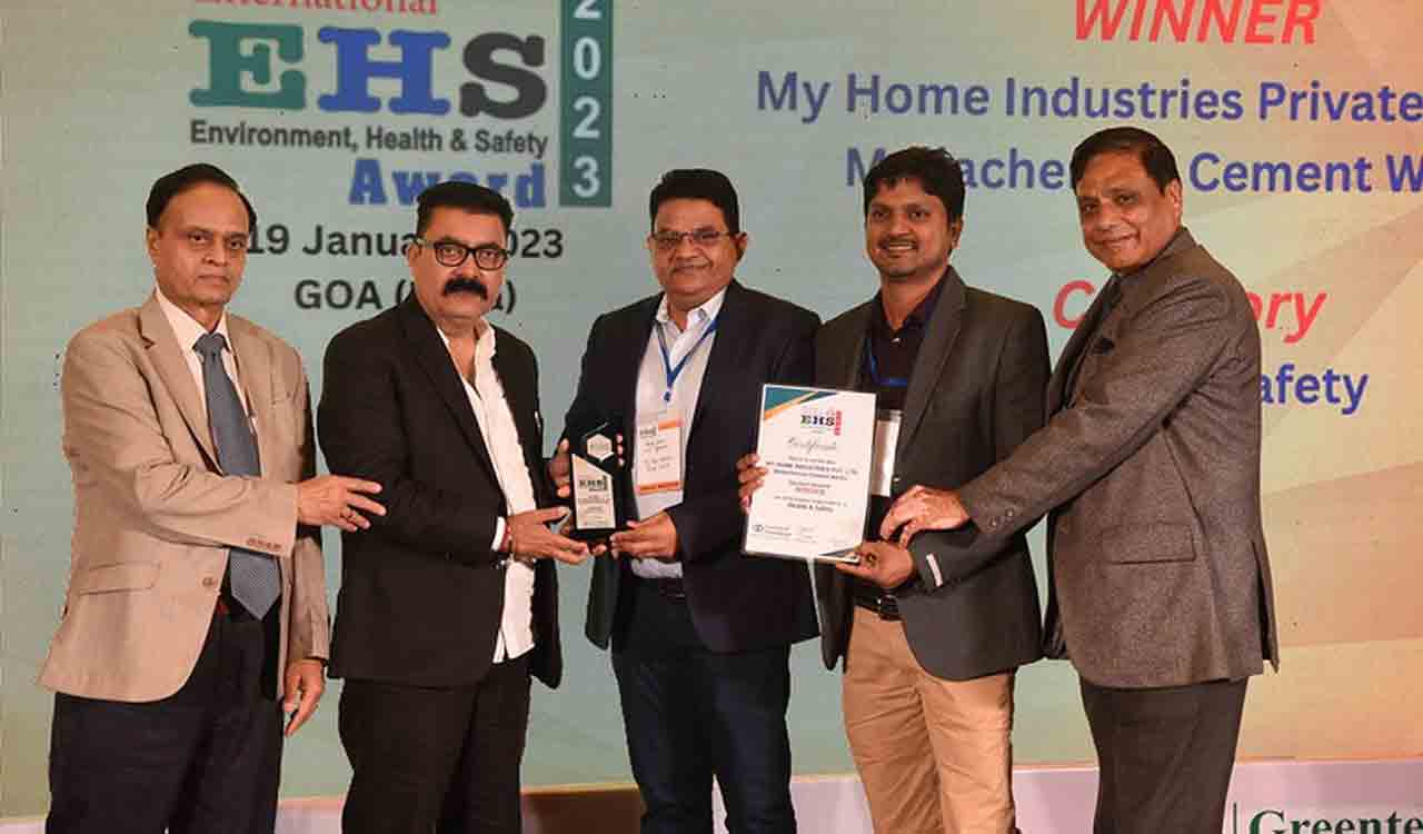 Singareni official receives IIIE fellowship