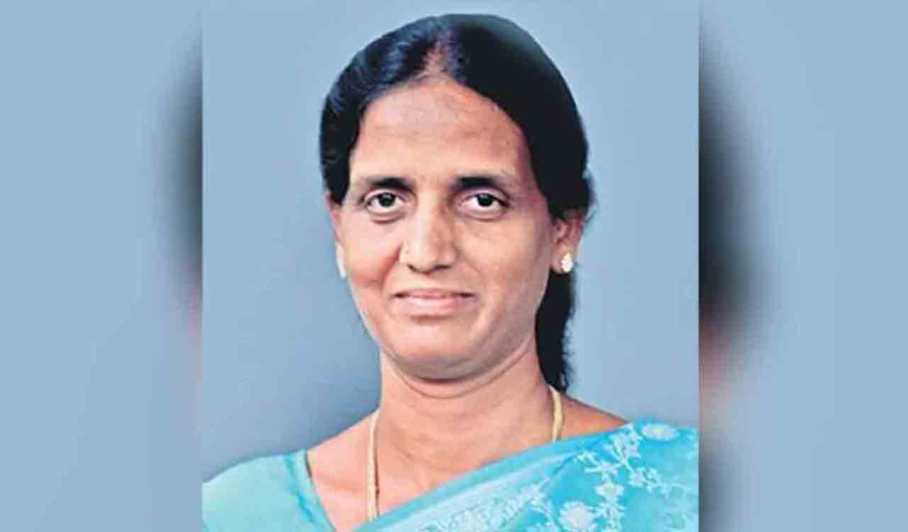 Sabitha Indra Reddy launches Telangana’s first public reading room in Ranga Reddy