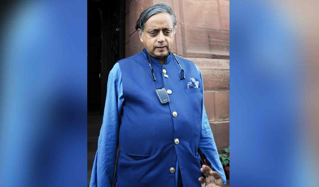 Soaring popularity of Tharoor triggers disquiet among Congress leaders in Kerala