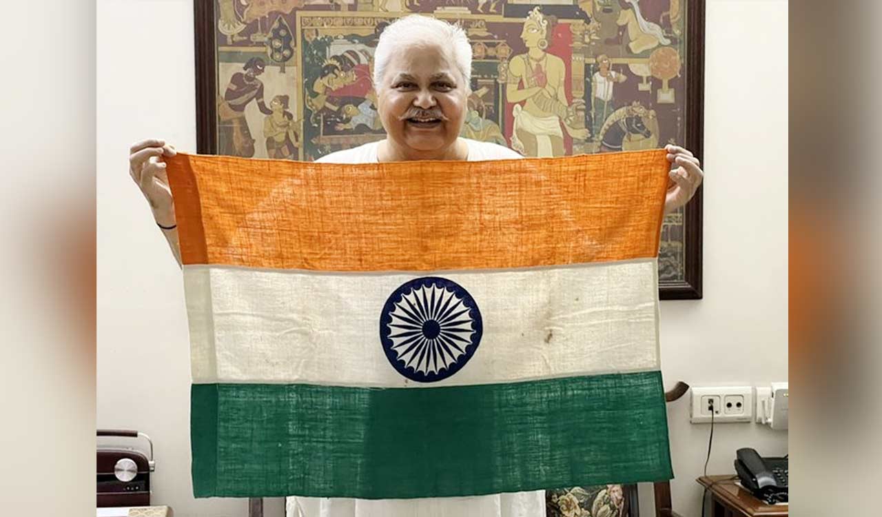 Satish Shah’s befitting response to racist slur at UK’s Heathrow airport