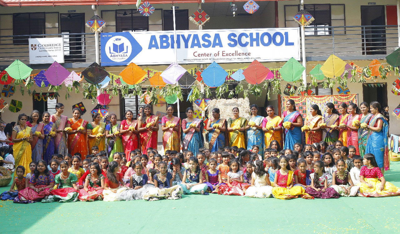 Students celebrate Sankranti festival in Mancherial