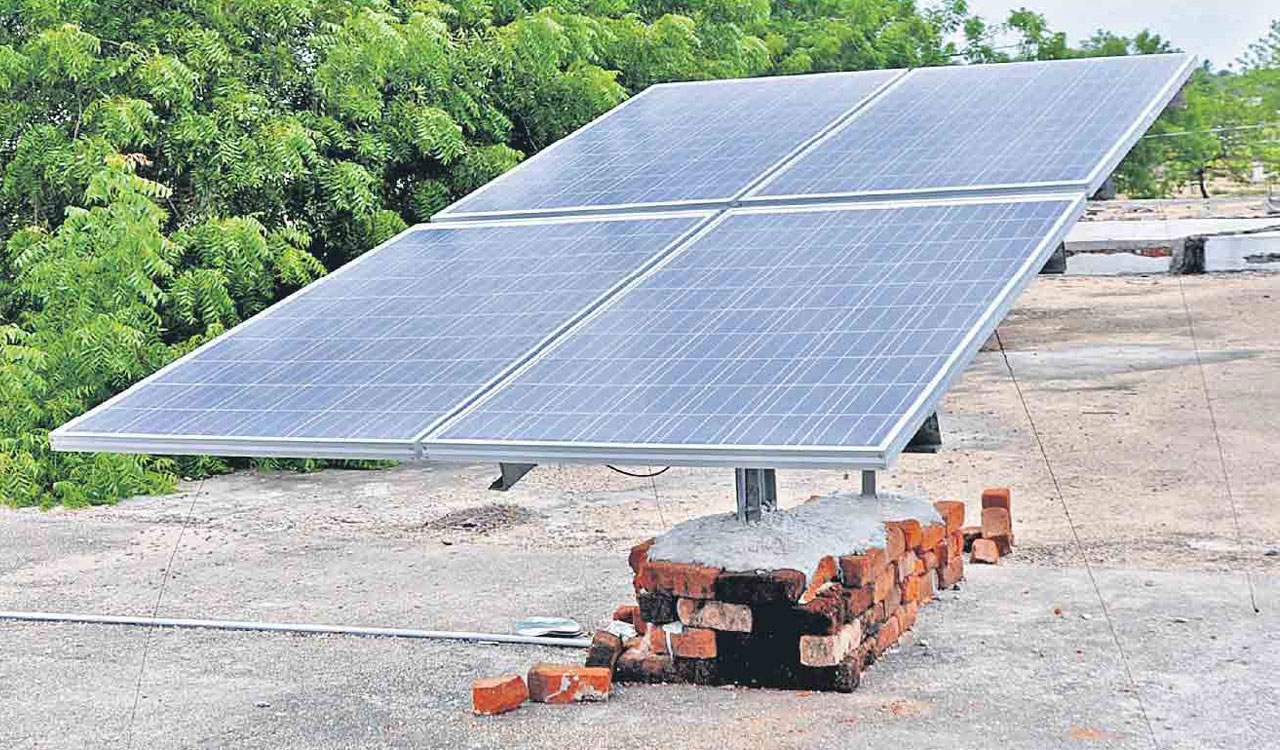500 Govt schools in Telangana to have solar power by March