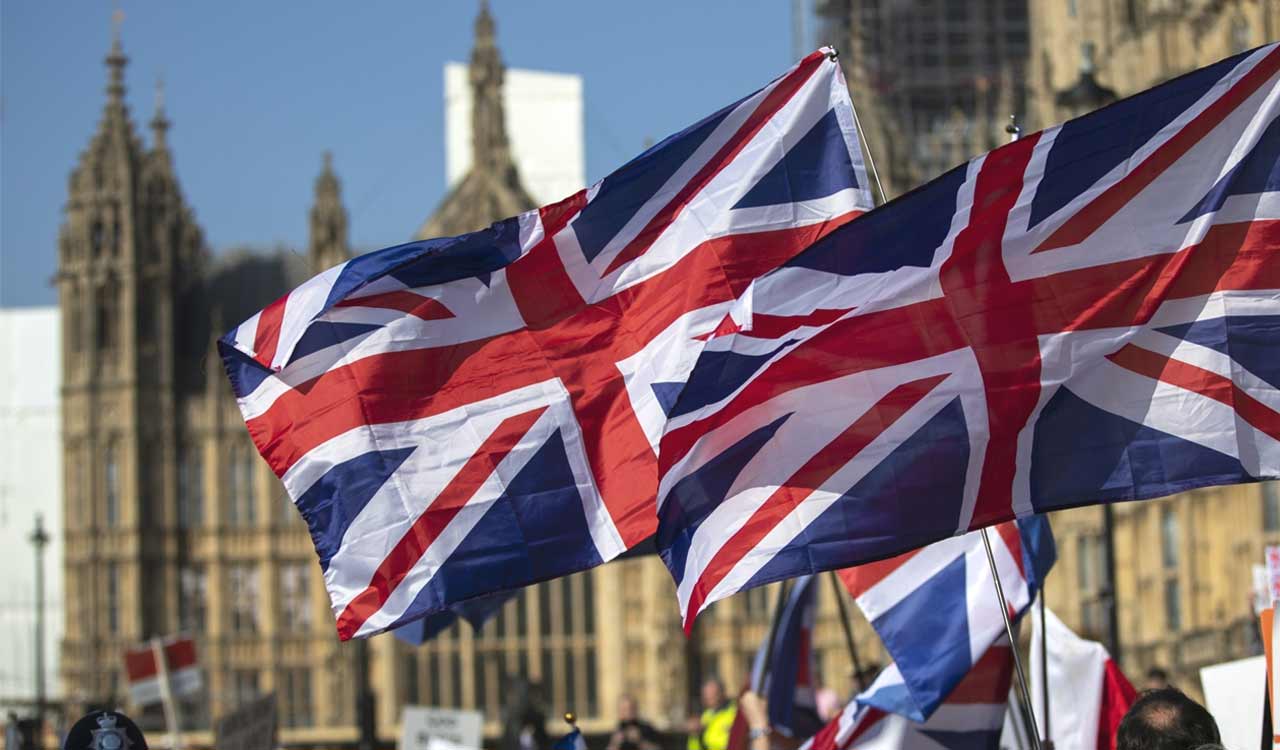 UK mulls allowing foreign students to work for longer hours