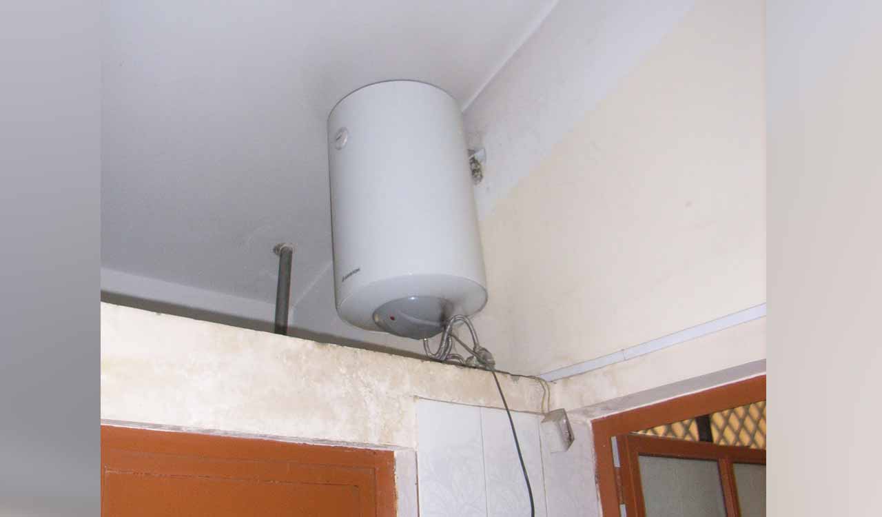 UP: Woman dies after inhaling gas from geyser