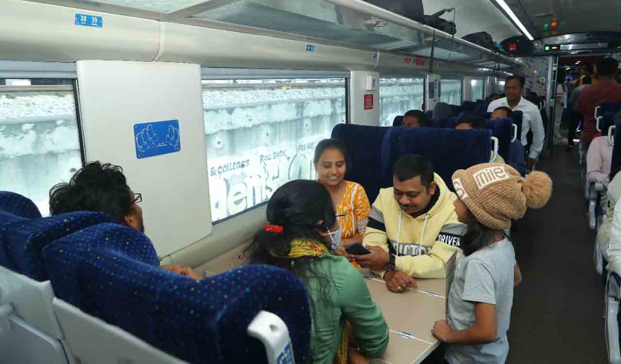 Vande Bharat Express evokes enthusiastic response from rail passengers