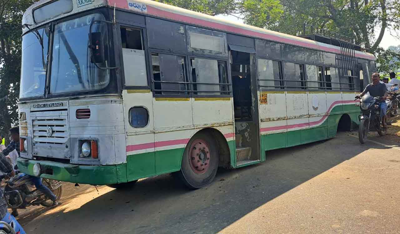 Vemulawada: Rear wheels of RTC bus come off after collision with car
