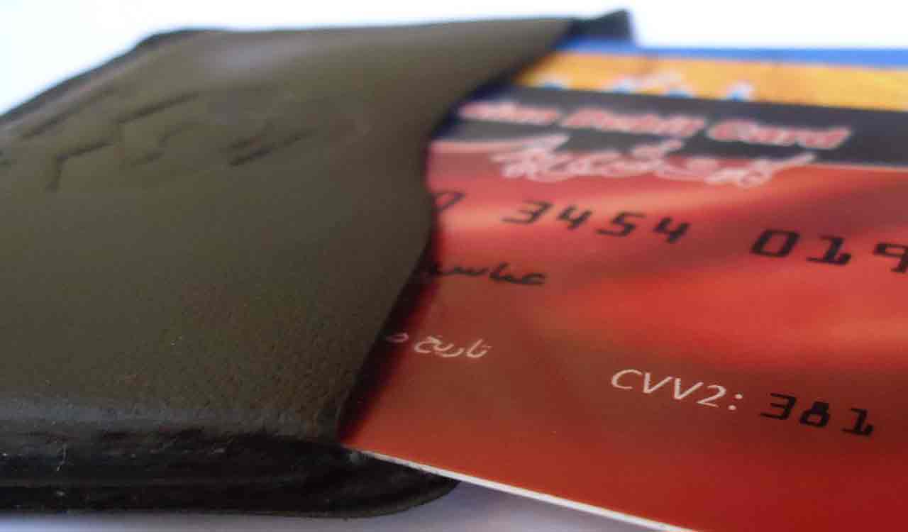 Think before carrying fat wallet in your back pocket