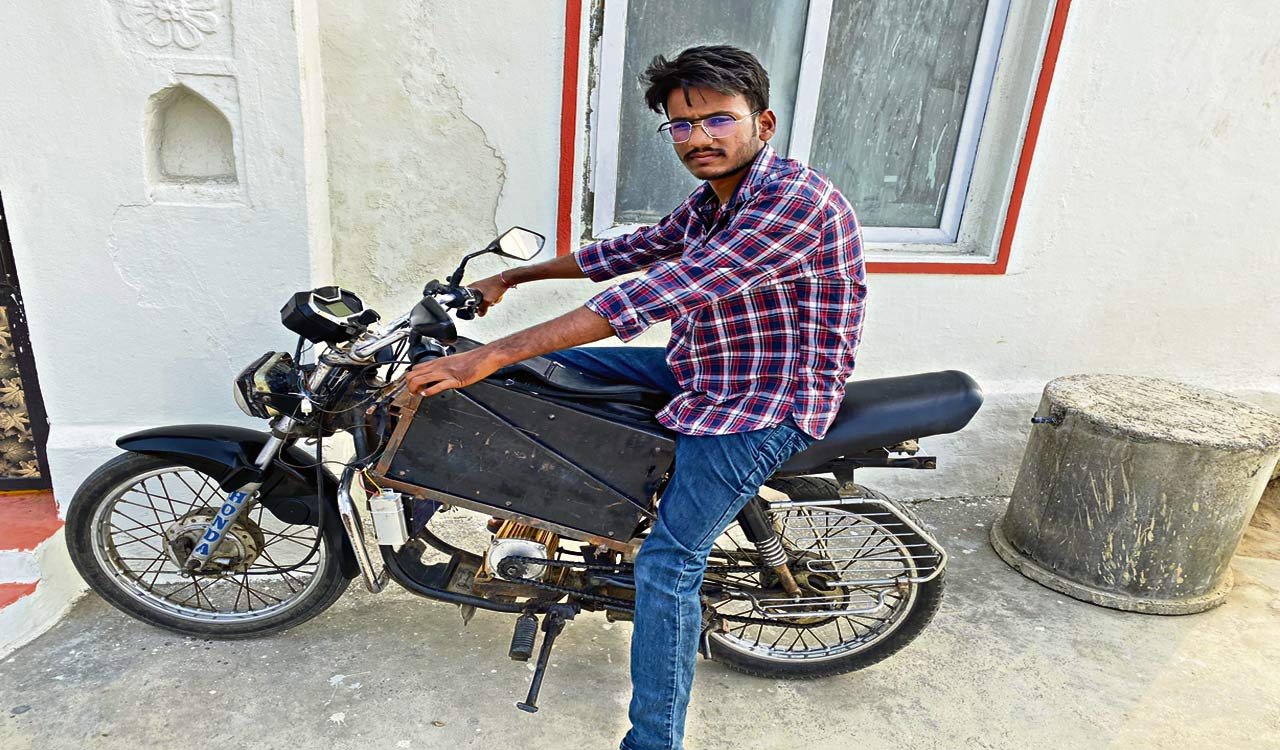 This young engineer from Karimnagar makes EV bike