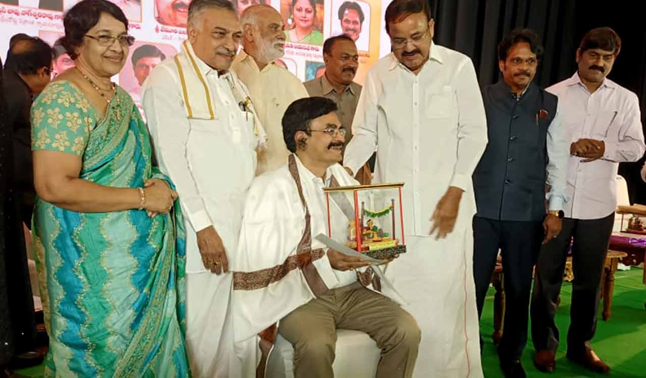 KL Chancellor Koneru Satyanarayana presented with prestigious Life Time Achievement Award