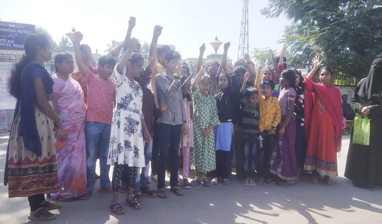 Visually challenged students stage dharna against closure of school in Nalgonda