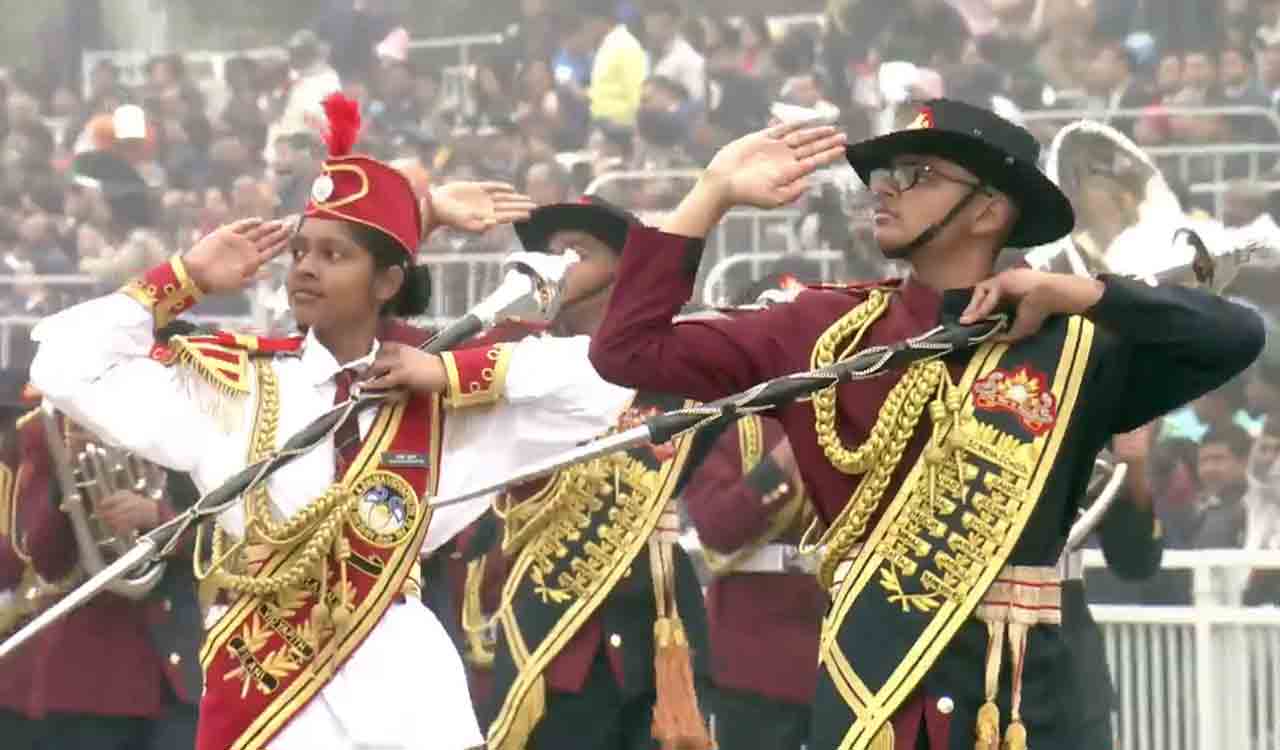 Republic Day: President Droupadi Murmu unfurls Tricolour, gets ceremonial 21 Gun salute