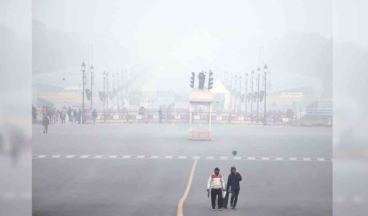 Air quality dips to ‘severe’ at many places in Delhi-NCR, bar on commercial BS-III, BS-IV vehicles