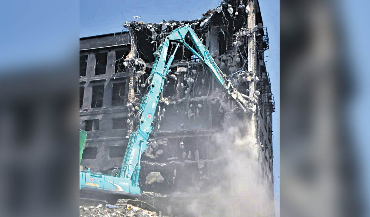 Hyderabad: Slabs, pillars of fire-hit building pulled down