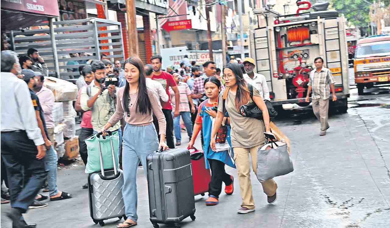 Secunderabad: Locals panic as smoke engulfs locality