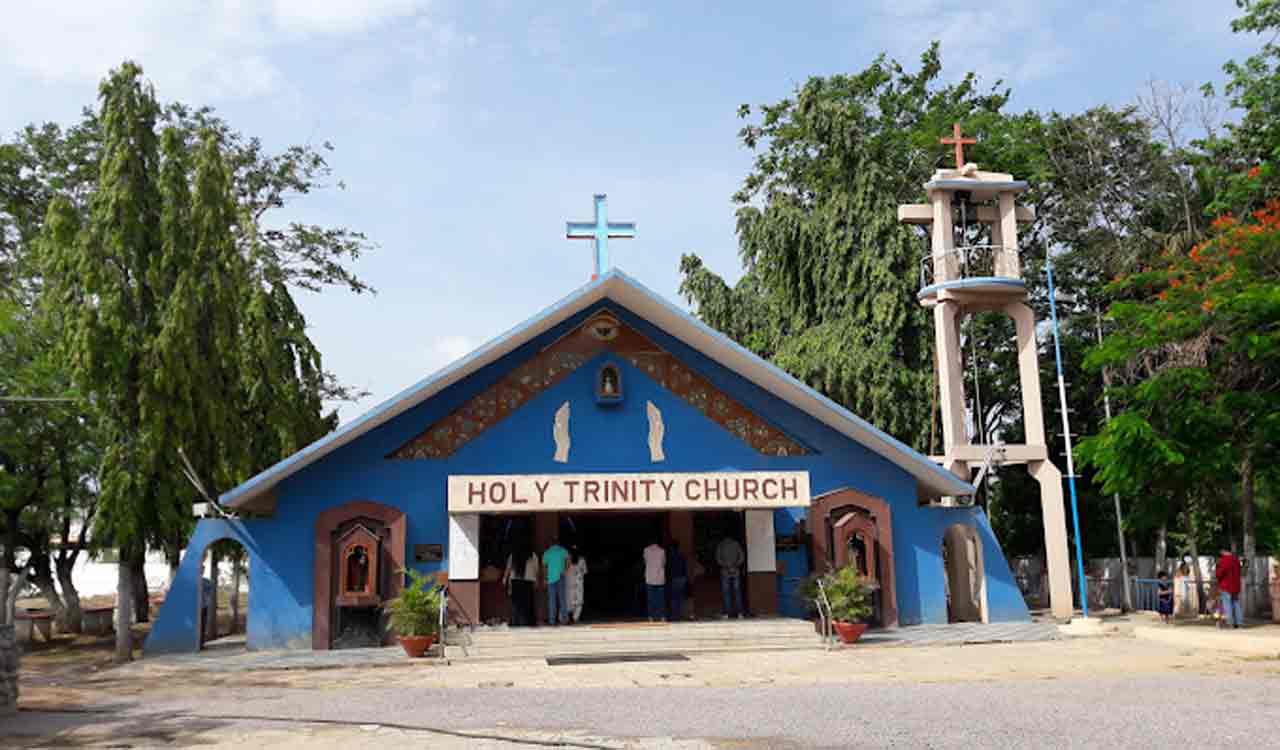 Witness annual feast of Infant Jesus at Begumpet’s Holy Trinity Church