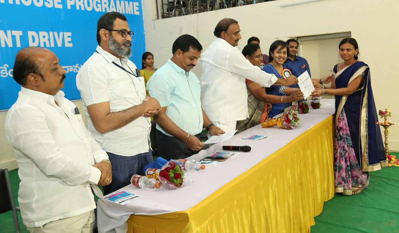 GHMC, LCF organises job mela in Chandanagar