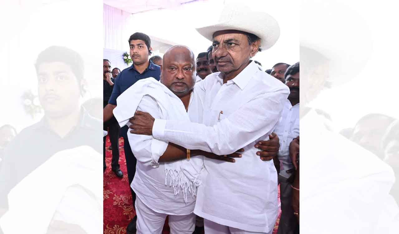 CM KCR meets, consoles Gangula on father’s death